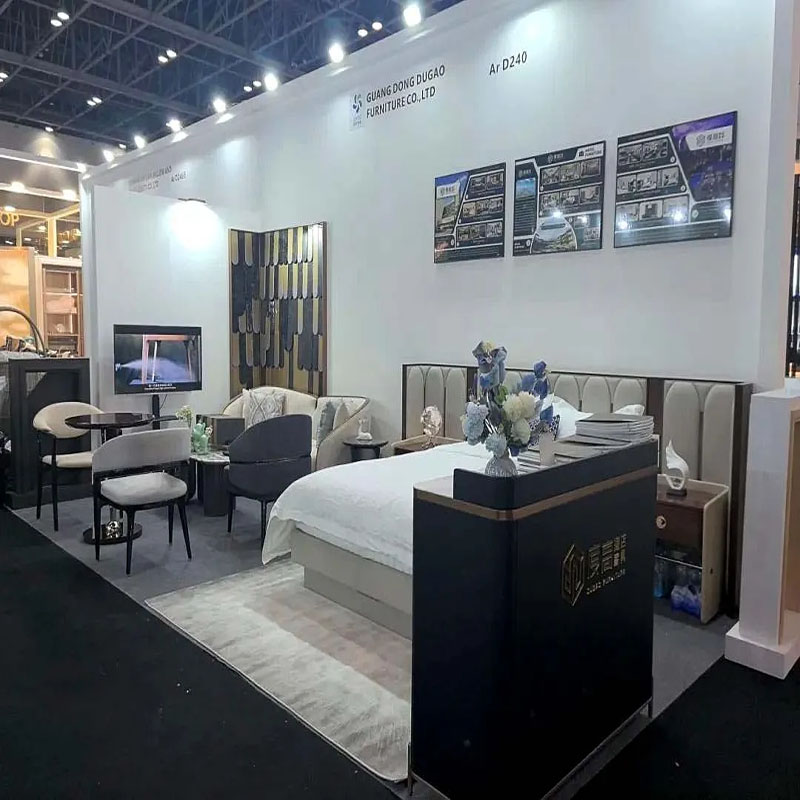 El área de exhibición de muebles de hotel H&P en la exposición Dubai